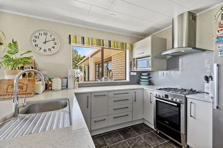 Photo of property in 1568a Old Coach Road, Pukehina, 3186