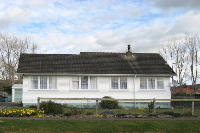 Photo of property in 12 East Road, Shannon, 4821