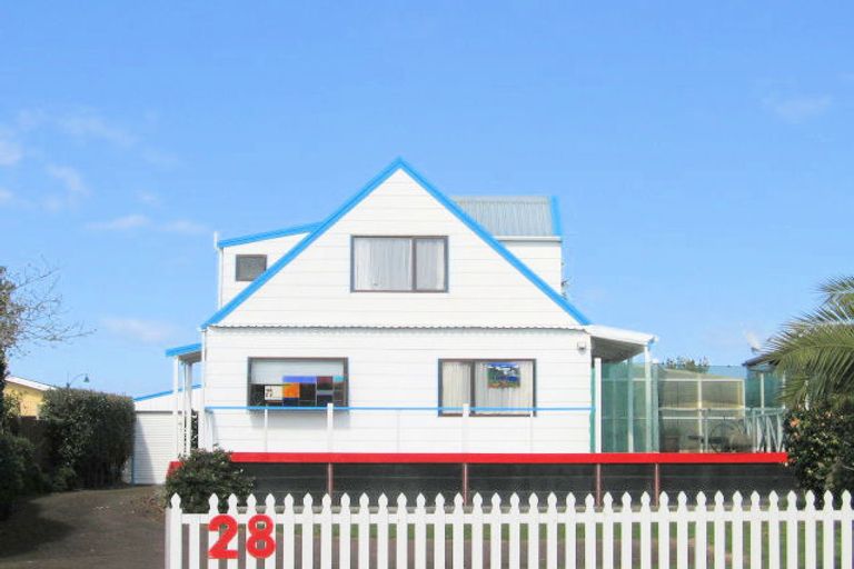 Photo of property in 28 Simpson Road, Papamoa Beach, Papamoa, 3118