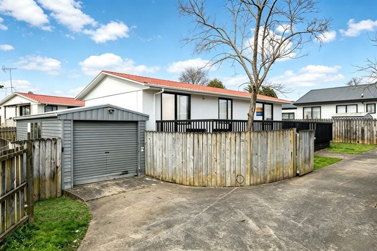 Photo of property in 2/26 Nearco Street, Randwick Park, Auckland, 2105