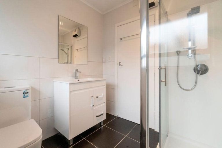 Photo of property in 18 Brandon Road, Glen Eden, Auckland, 0602