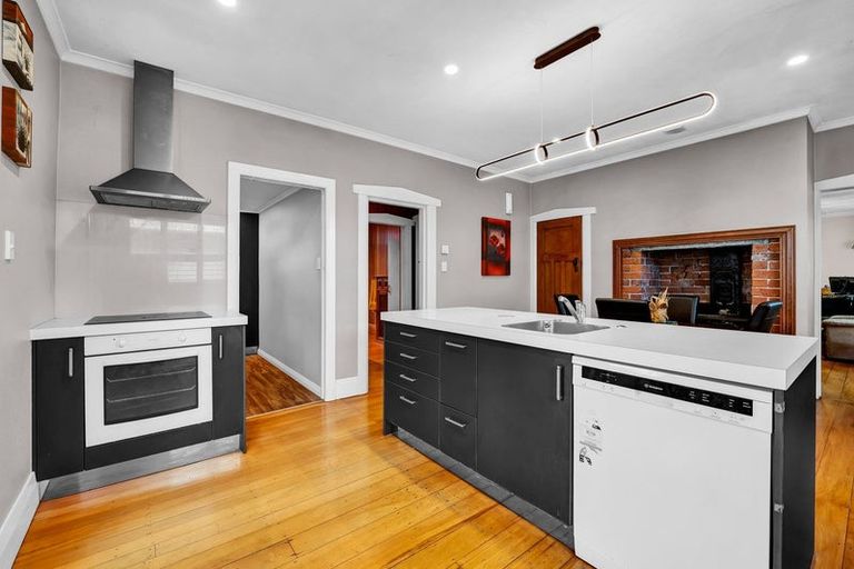 Photo of property in 27 Lyn Street, Lynmouth, New Plymouth, 4310