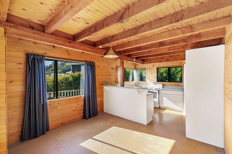 Photo of property in 46 De Luen Avenue, Tindalls Beach, Whangaparaoa, 0930