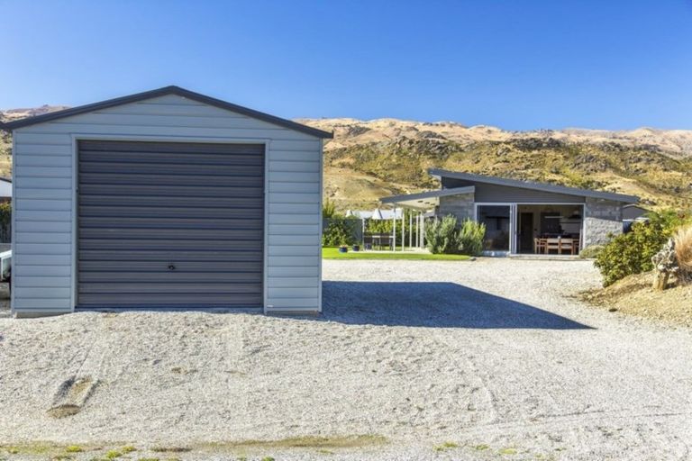 Photo of property in 18 Ethereal Crescent, Mount Pisa, Cromwell, 9383