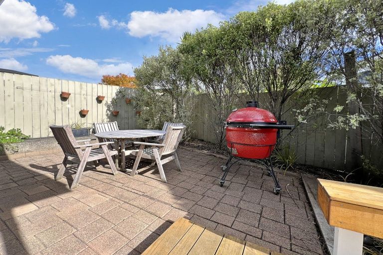 Photo of property in 32 Mason Street, New Lynn, Auckland, 0600