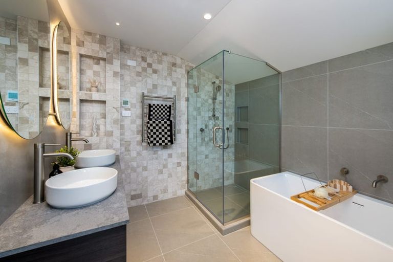 Photo of property in 12a Kowhai Road, Campbells Bay, Auckland, 0630