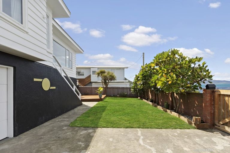Photo of property in 146 Owhiro Bay Parade, Owhiro Bay, Wellington, 6023