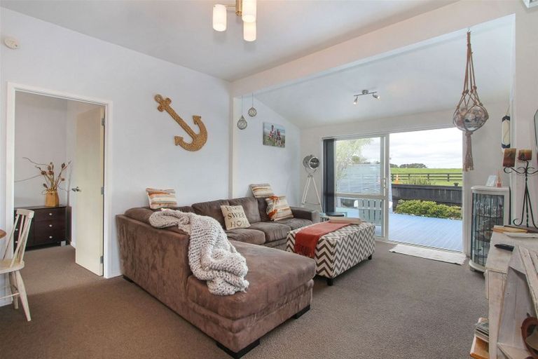 Photo of property in 92 Wharf Road, Clarks Beach, Pukekohe, 2679