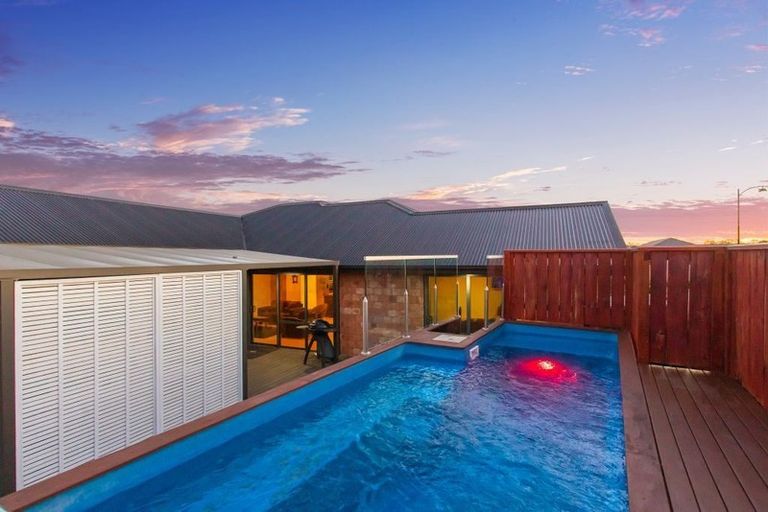 Photo of property in 10 Dunaverty Place, Broomfield, Christchurch, 8042