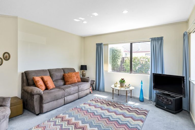 Photo of property in 2 Heihei Place, Paraparaumu, 5032