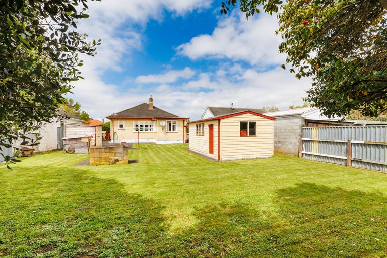 Photo of property in 59 Manson Street, Terrace End, Palmerston North, 4410