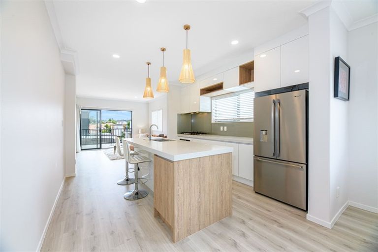 Photo of property in 49a Titirangi Road, New Lynn, Auckland, 0600