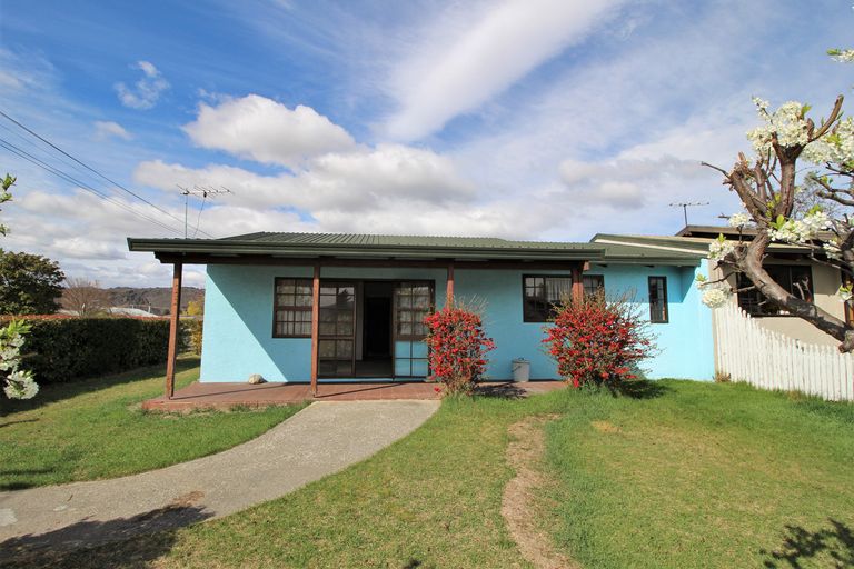 Photo of property in 12 Ashworth Street, Alexandra, 9320