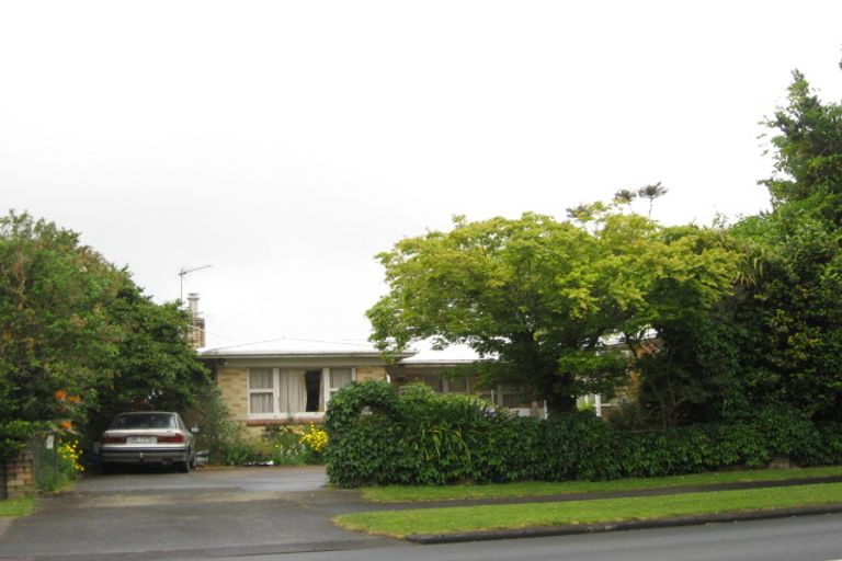 Photo of property in 427 Great South Road, Opaheke, Papakura, 2113