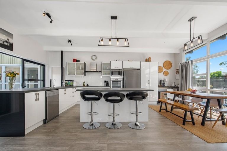 Photo of property in 11 Hillary Street, Chedworth, Hamilton, 3210