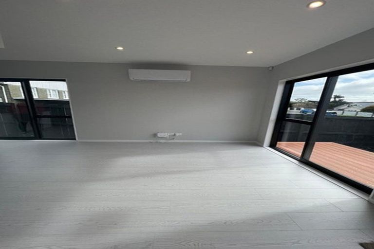 Photo of property in 1/17 Parker Avenue, New Lynn, Auckland, 0600