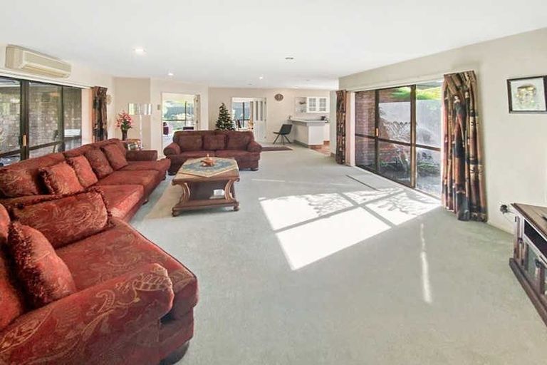 Photo of property in 18 Althorp Place, Avonhead, Christchurch, 8042