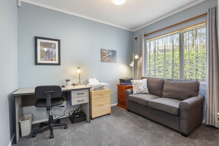 Photo of property in 12 Ensign Place, Flagstaff, Hamilton, 3210