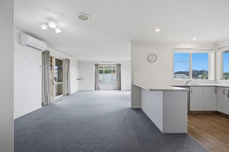 Photo of property in 12 Marshwood Place, Papamoa Beach, Papamoa, 3118