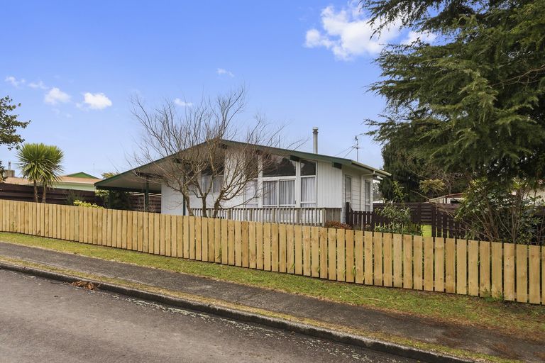 Photo of property in 5 Onyx Place, Pukehangi, Rotorua, 3015
