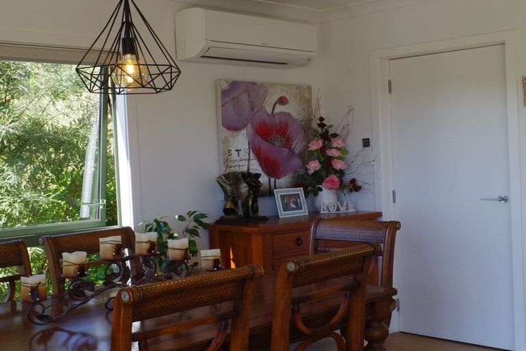 Photo of property in 121 Cashmere Drive, Fitzherbert, Palmerston North, 4410