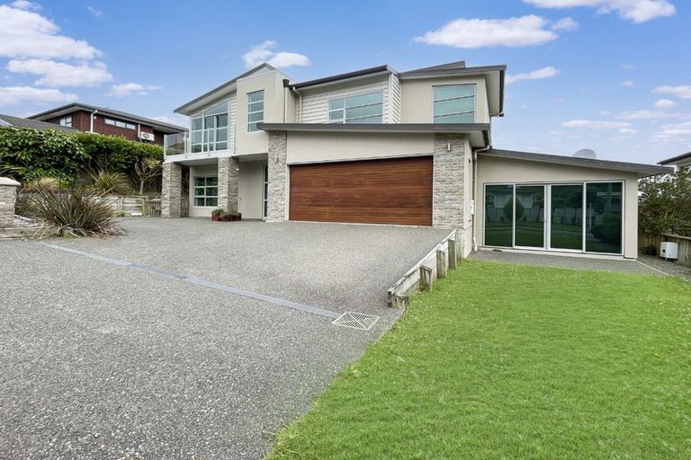 Photo of property in 74 Amesbury Drive, Churton Park, Wellington, 6037