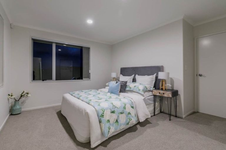Photo of property in 36 Nimstedt Avenue, Oteha, Auckland, 0632