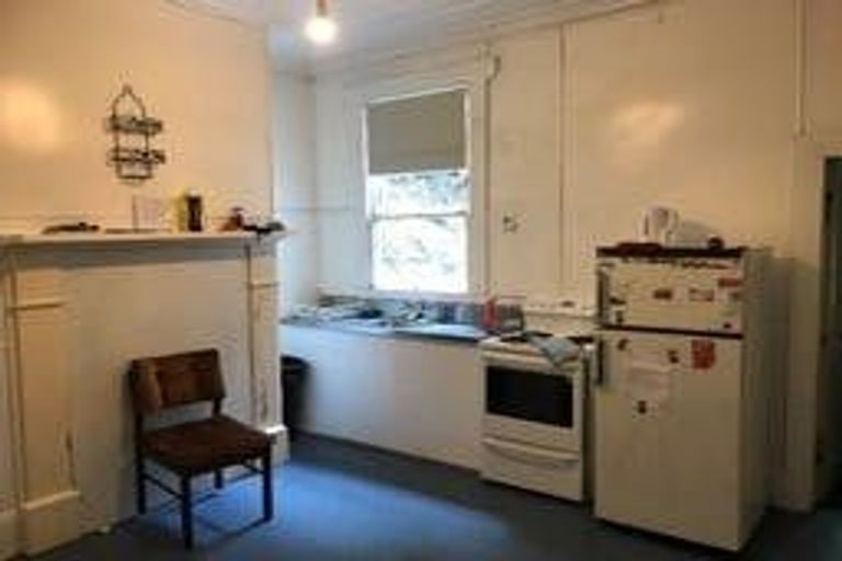 Photo of property in 1 Heriot Row, Dunedin Central, Dunedin, 9016