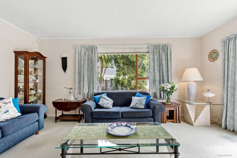 Photo of property in 34 Spinella Drive, Bayview, Auckland, 0629
