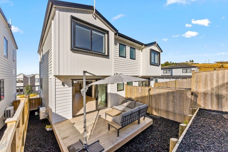 Photo of property in 20a Makomako Drive, Orewa, 0931