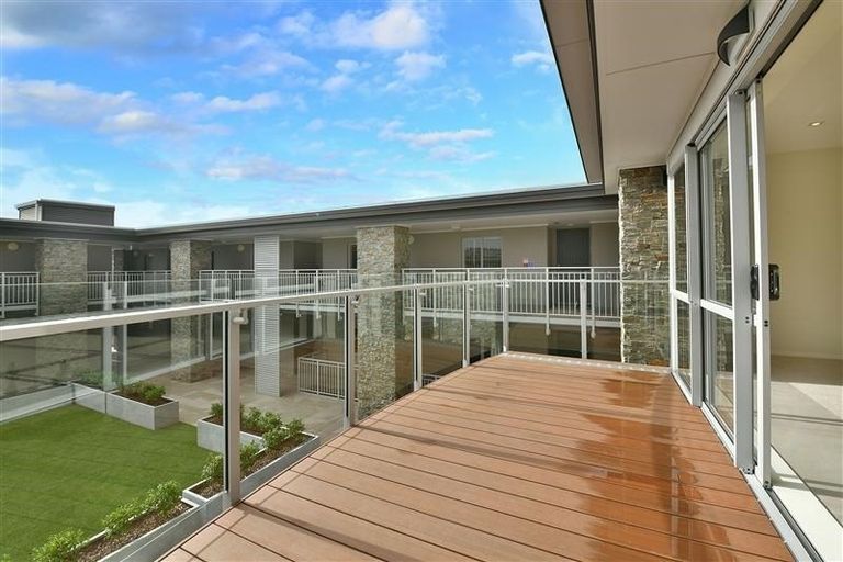 Photo of property in 315/252 Centreway Road, Orewa, 0931
