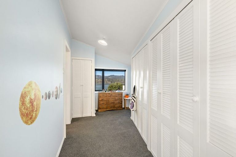 Photo of property in 77 Sidlaw Street, Strathmore Park, Wellington, 6022