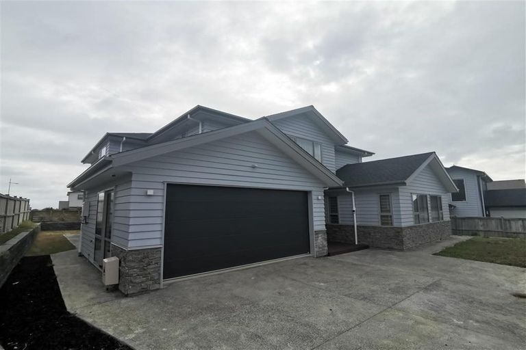 Photo of property in 46 Te Oneroa Way, Long Bay, Auckland, 0630