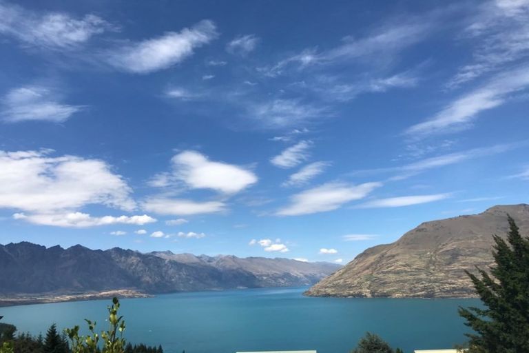 Photo of property in 129b Wynyard Crescent, Fernhill, Queenstown, 9300