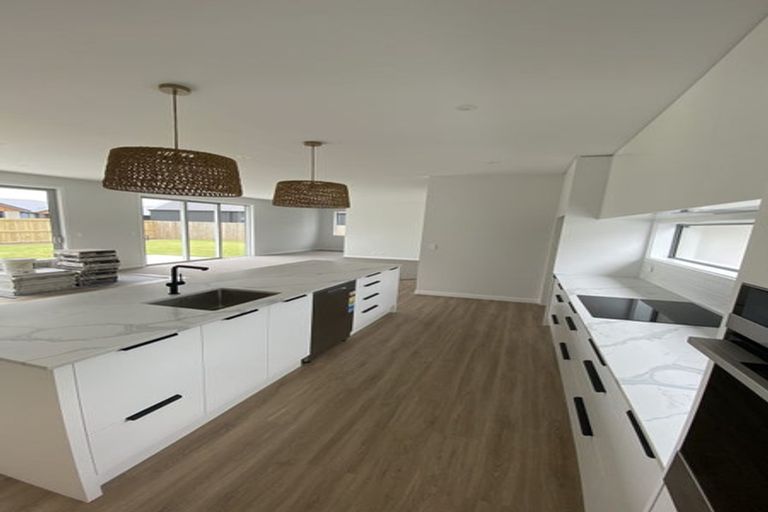 Photo of property in 8 Jag Way, Tinwald, Ashburton, 7700