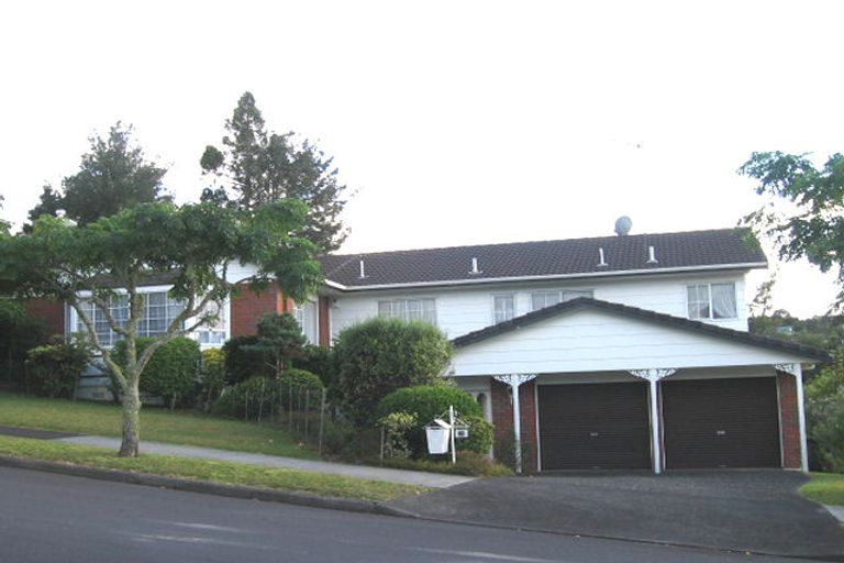 Photo of property in 12 Homewood Place, Chatswood, Auckland, 0626