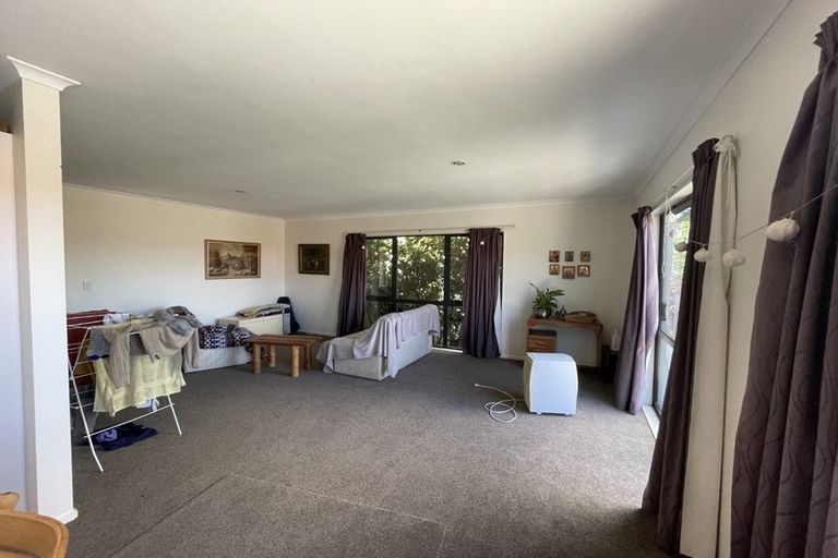 Photo of property in 12a Hiwi Crescent, Titahi Bay, Porirua, 5022