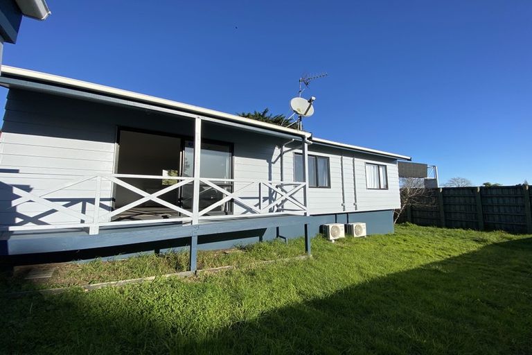 Photo of property in 6/17a Idesia Place, Totara Heights, Auckland, 2105