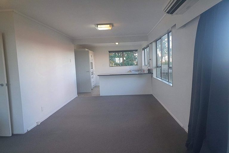 Photo of property in 64 Cypress Drive, Maungaraki, Lower Hutt, 5010