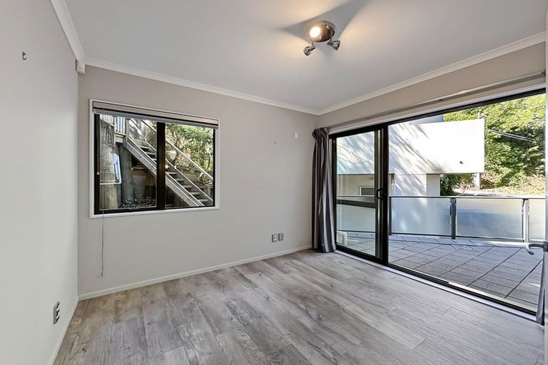 Photo of property in 5 Bank Road, Northland, Wellington, 6012