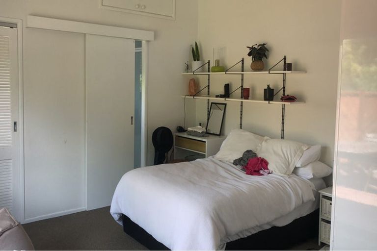 Photo of property in 6 Philip Place, Hillcrest, Auckland, 0627