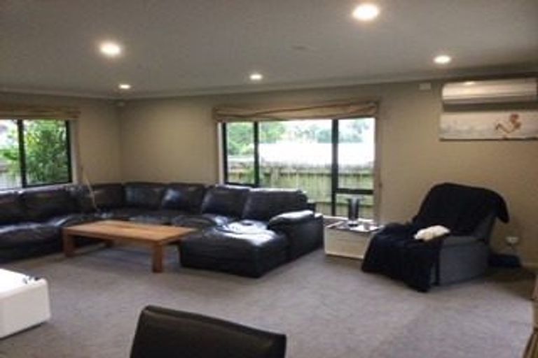 Photo of property in 11 Hillford Place, Welcome Bay, Tauranga, 3175