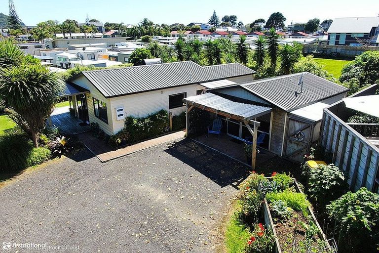 Photo of property in 17 Palm Grove, Waihi Beach, 3611