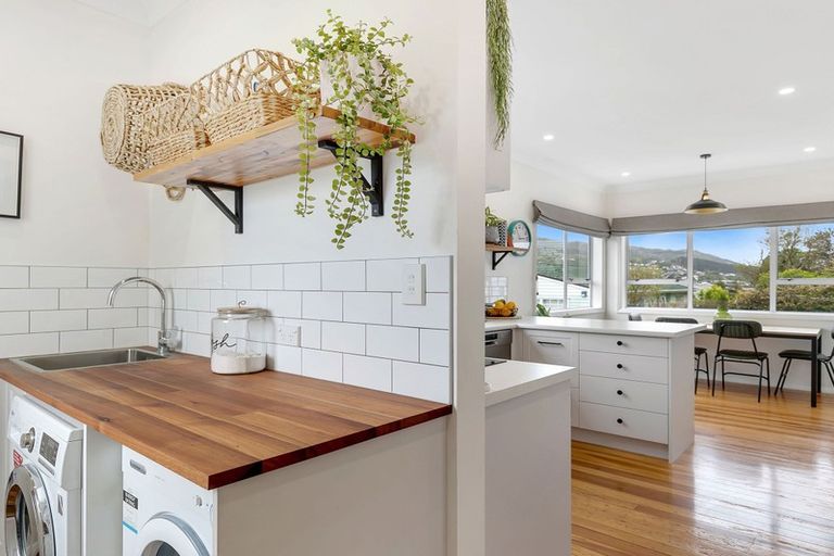 Photo of property in 13 Tawa Terrace, Tawa, Wellington, 5028