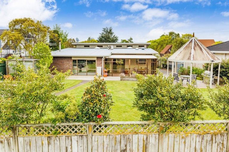 Photo of property in 69 Waterloo Crescent, Hokowhitu, Palmerston North, 4410