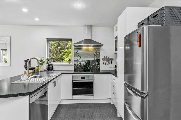 Photo of property in 3b Chester Road, Tawa, Wellington, 5028