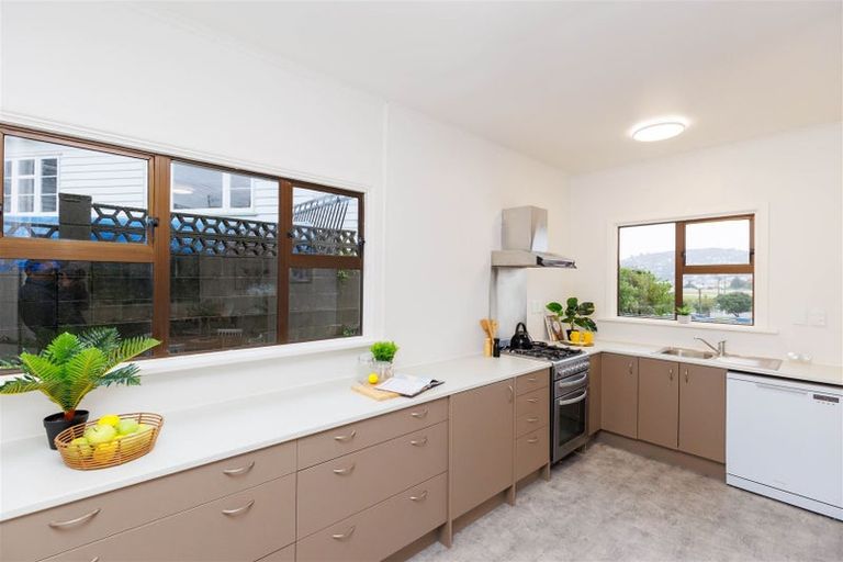 Photo of property in 104 Wexford Road, Miramar, Wellington, 6022