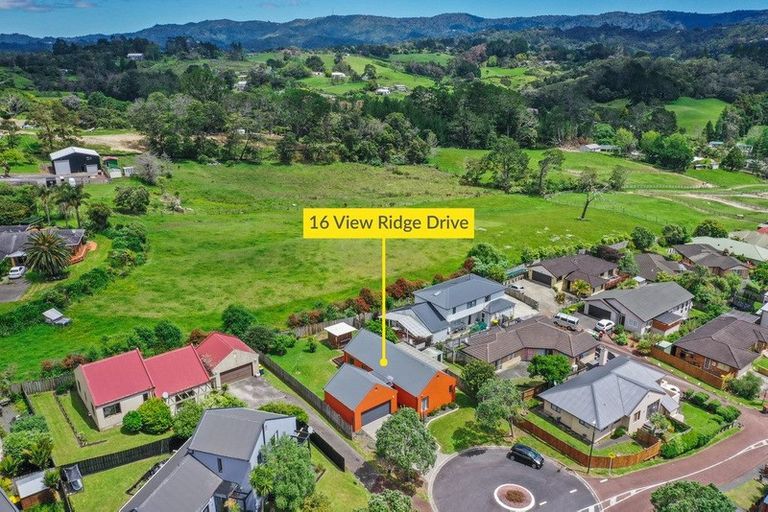 Photo of property in 16 View Ridge Drive, Ranui, Auckland, 0612