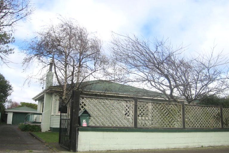 Photo of property in 16 Liverpool Street, Takaro, Palmerston North, 4412