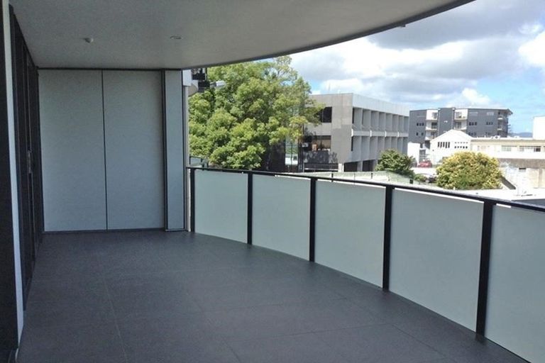 Photo of property in The Mews, 13/8 Basque Road, Eden Terrace, Auckland, 1021